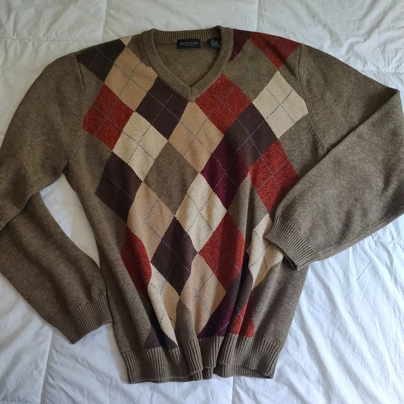 Van Heusen argyle sweater. Size XL. - Picture 8 of 8